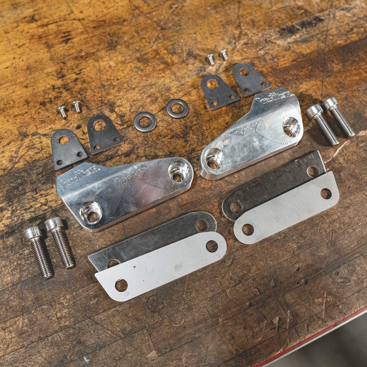 Toyota LC100/LX470 Billet Ditch Light Bracket Kit